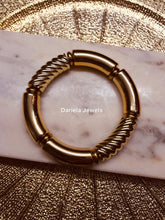 Charger l'image dans la galerie, Bracelet en perles tubes Sierra - Jonc en perles tubes Sierra – Élégance et Originalité en Perles Tubes Dorées