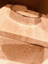 Charger l'image dans la galerie, Manchette Astrahé - Bracelet signe astrologique - Méthode de gravure à la main (estampage)