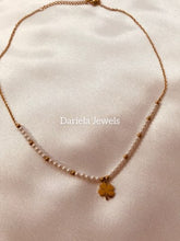 Charger l'image dans la galerie, Collier en acier inoxydable et en perles avec pendentif trèfle - Morjana