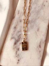 Charger l'image dans la galerie, Sautoir Arda – Collier pendentif plaque œil et lune, style mystique et tendance