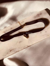 Charger l'image dans la galerie, Ras de cou Nina en velours avec pendentif cœur doré