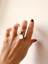 Charger l'image dans la galerie, Bague Soline argentée personnalisable d'une initiale