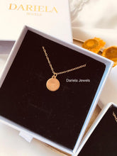 Charger l'image dans la galerie, Collier Astrahé avec un pendentif signe astrologique - Méthode de gravure à la main (estampage)