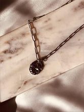 Charger l'image dans la galerie, Collier Brooke argenté en acier inoxydable