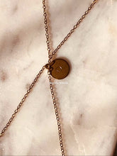 Charger l'image dans la galerie, Double bague chaîne de main initiale Emma dorée