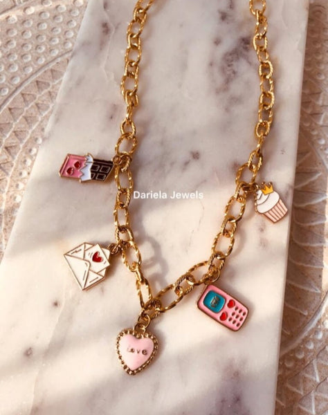 Comment confectionner le collier à charms parfait ?