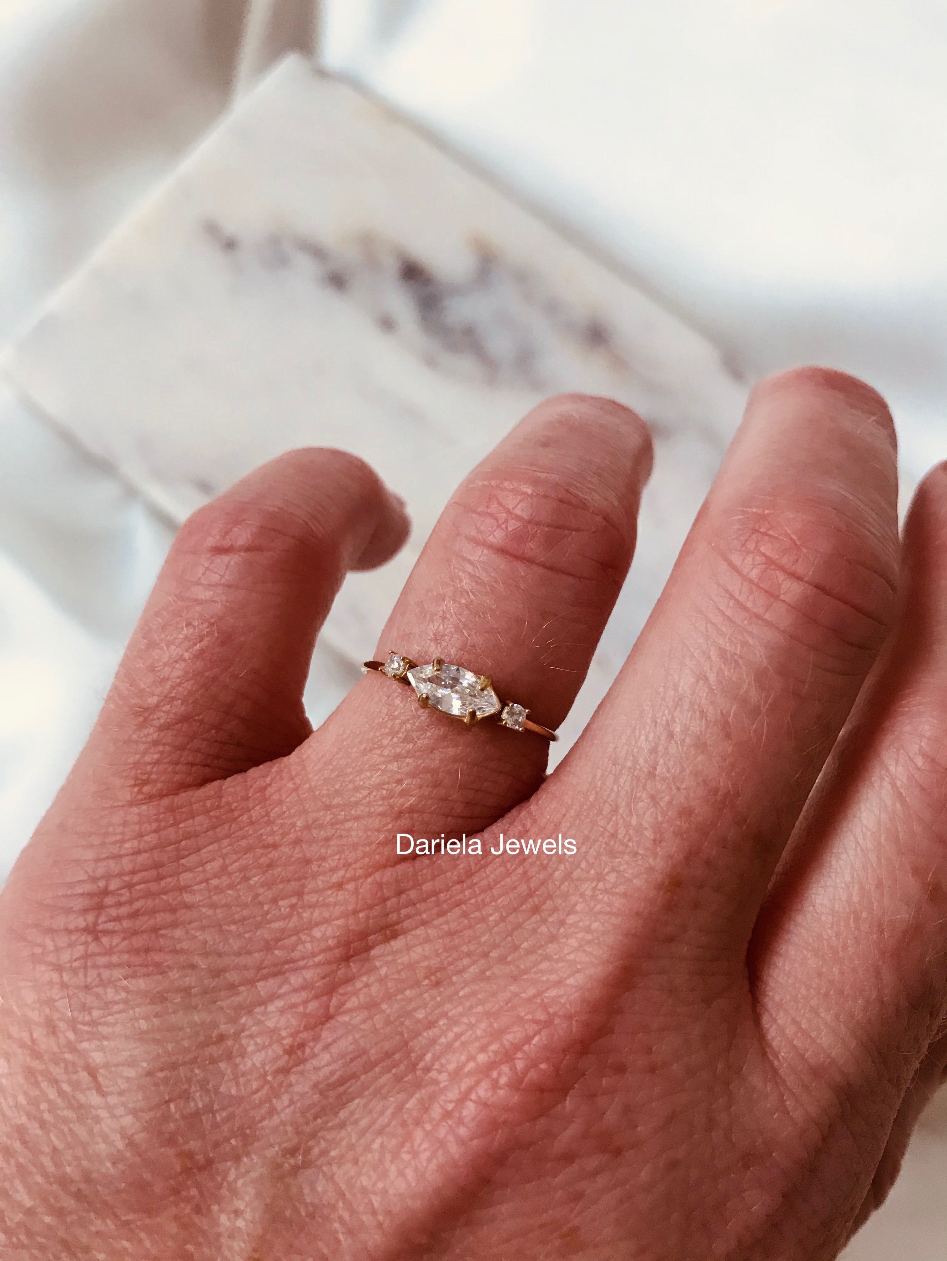 Bague en acier inoxydable Izalia