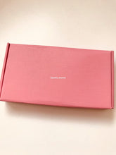 Charger l&#39;image dans la galerie, Box Beauté Girly Box Ela - Box Beauté et Accessoire Tendance

