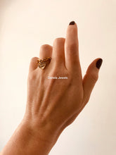 Charger l&#39;image dans la galerie, Bague chaînette Mallory avec un pendant cœur
