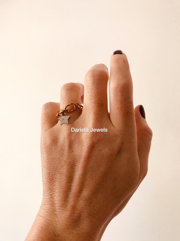 Bague chaînette initiale Manon -  personnalisable estampée à la main