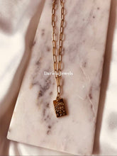 Charger l'image dans la galerie, Sautoir Arda – Collier pendentif plaque œil et lune, style mystique et tendance
