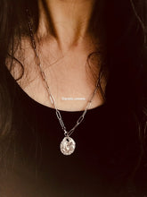 Charger l&#39;image dans la galerie, Collier Brooke argenté en acier inoxydable

