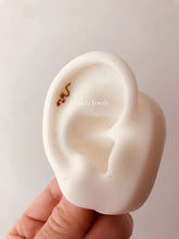 Charger l'image dans la galerie, Piercing Little Snake - Labret à disque plat
